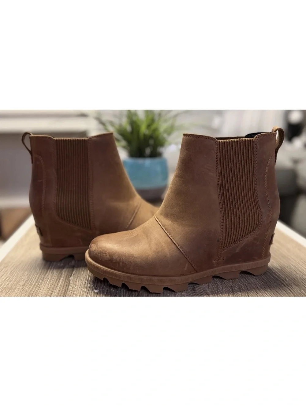 Sorel Women's Joan Rhapsody Chelsea Wedge Boots Size 8